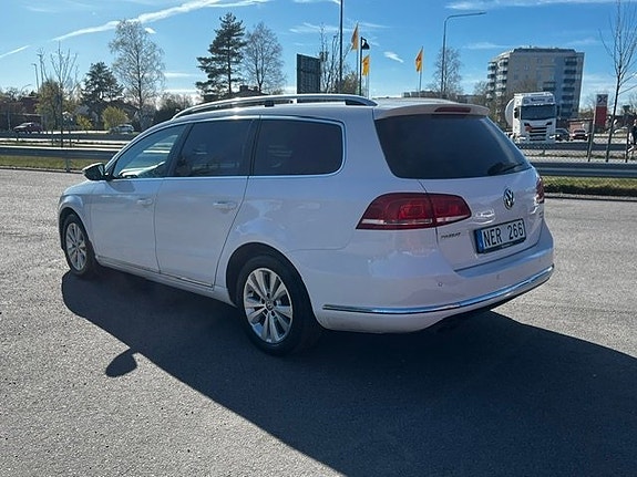 Volkswagen Passat 3 of 5