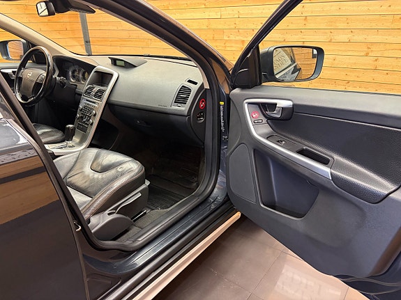 Volvo XC60 19 of 22