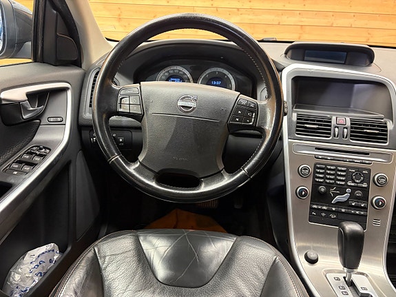 Volvo XC60 11 of 22