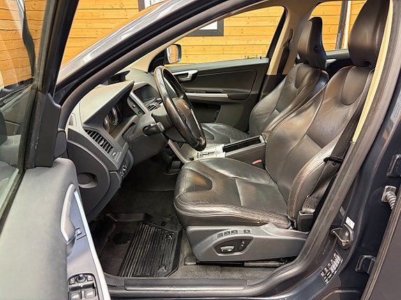 Volvo XC60 14 of 22