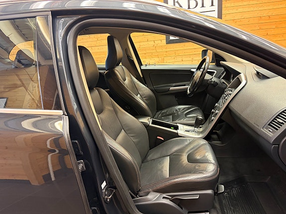 Volvo XC60 20 of 22