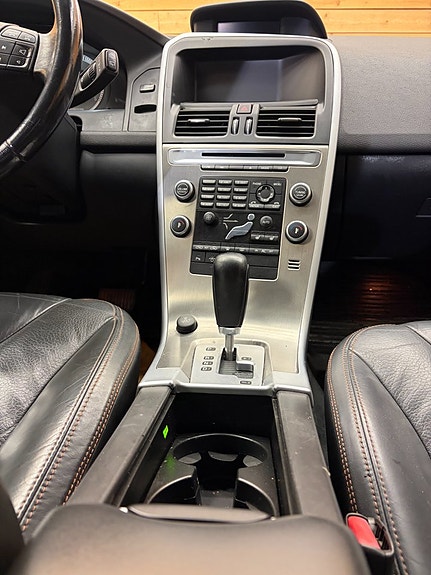 Volvo XC60 12 of 22