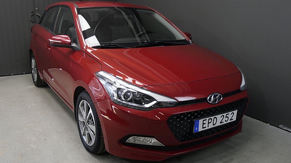 Hyundai i20 2 of 5