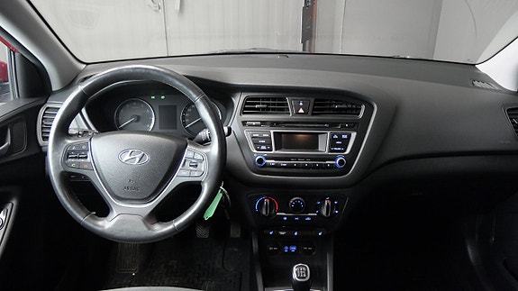 Hyundai i20 4 of 5