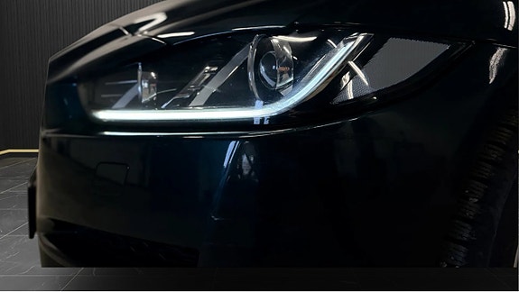 Jaguar XE 5 of 5