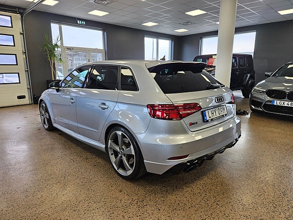 Audi RS3 4 of 5