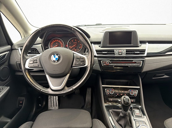 BMW 218 10 of 23