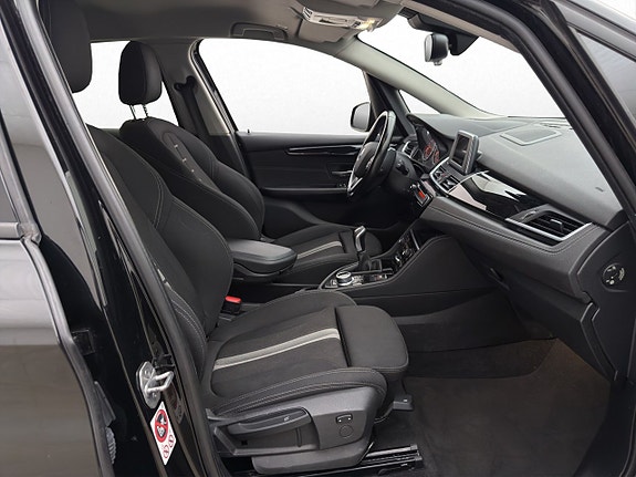BMW 218 9 of 23
