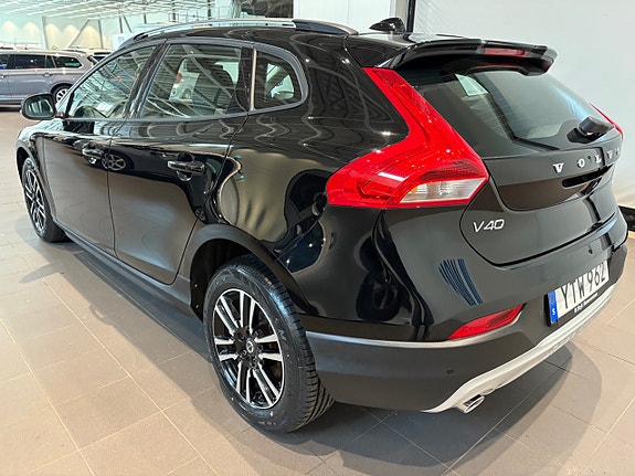 Volvo V40 Cross Country 5 of 5