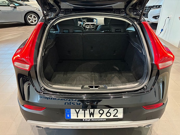 Volvo V40 Cross Country 7 of 14