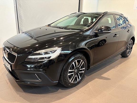 Volvo V40 Cross Country 3 of 5