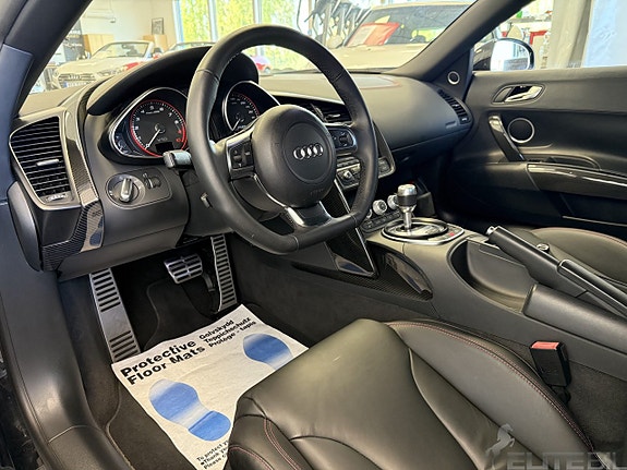 Audi R8 9 of 19