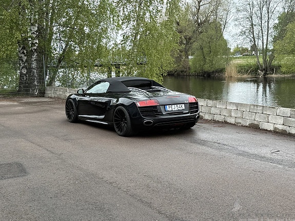 Audi R8 2 of 19