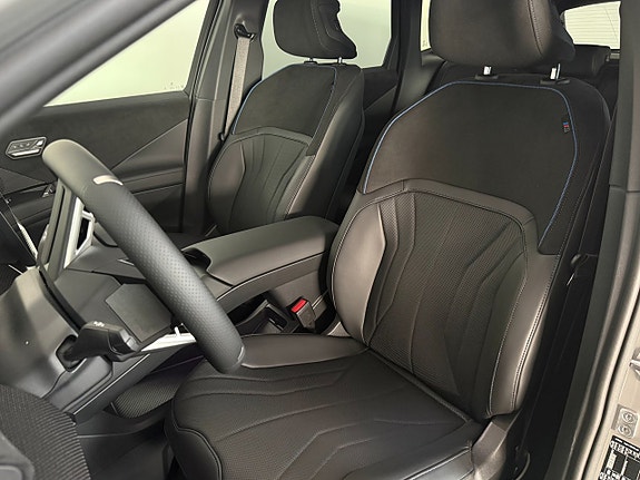 BMW iX3 7 of 18