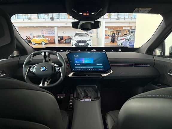 BMW iX3 10 of 18
