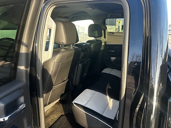 Chevrolet Silverado 1500 14 of 21