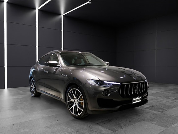 Maserati Levante 3 of 5