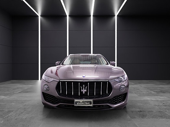 Maserati Levante 2 of 5