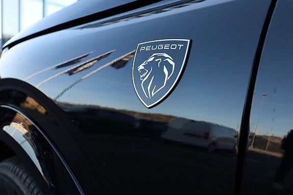 Peugeot e-5008 26 of 26