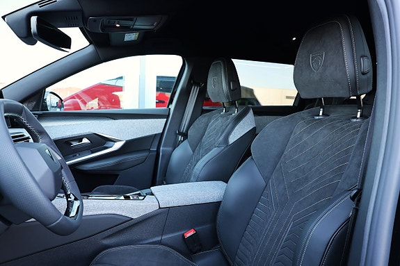 Peugeot e-5008 9 of 26