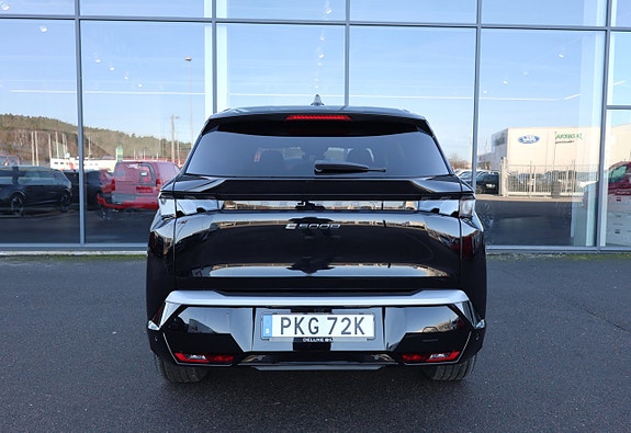 Peugeot e-5008 6 of 26