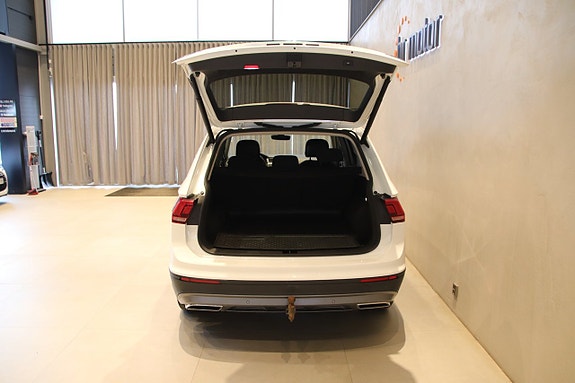 Volkswagen Tiguan Allspace 6 of 17