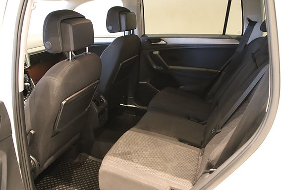 Volkswagen Tiguan Allspace 9 of 17