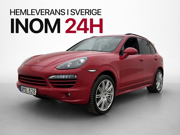 Porsche Cayenne 4 of 5