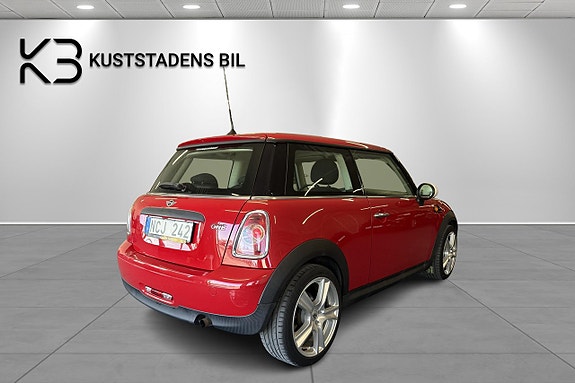 MINI One 3 of 5