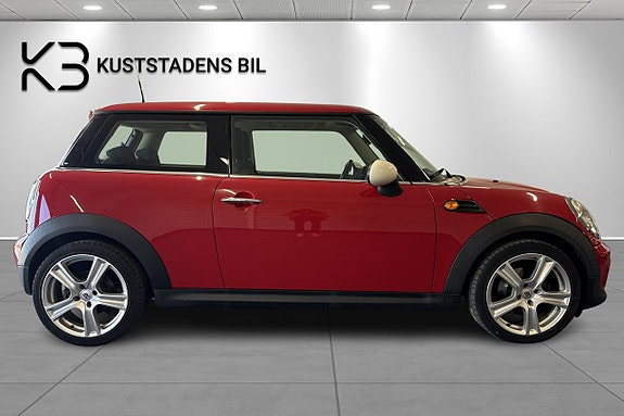 MINI One 2 of 5