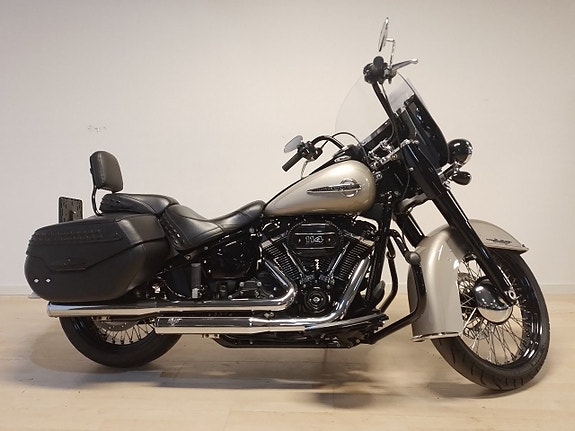 Harley-Davidson Heritage Softail Classic 114 M8