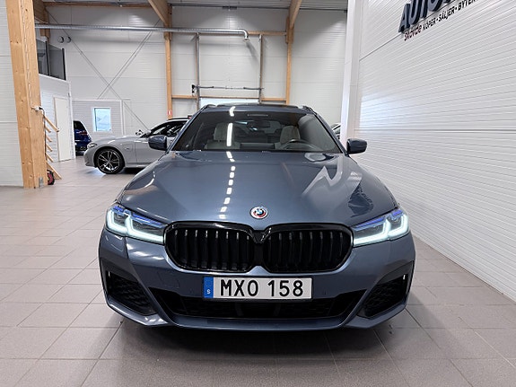 BMW 530d 3 of 5