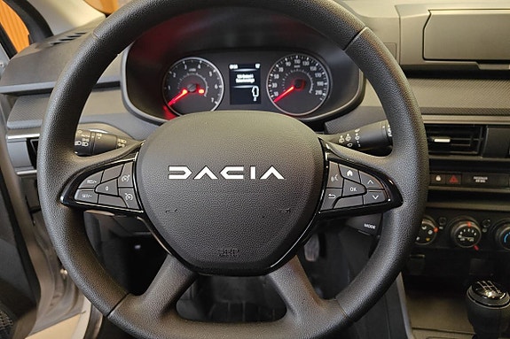 Dacia Sandero 16 of 19