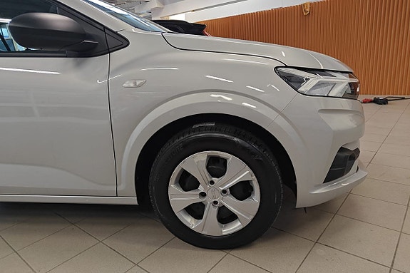 Dacia Sandero 11 of 19