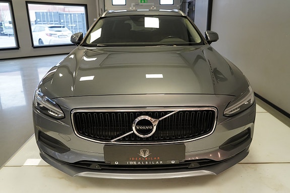 Volvo V90 2 of 13