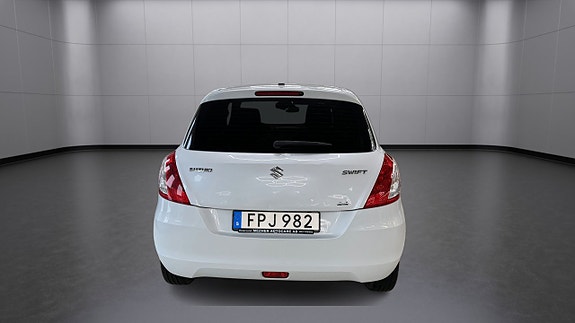 Suzuki Swift 6 of 13