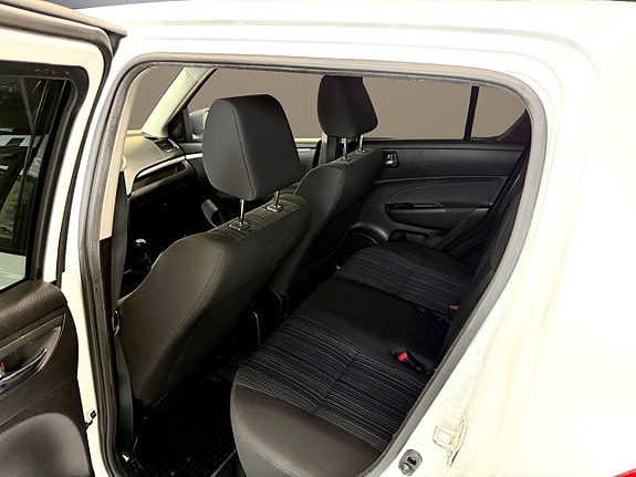 Suzuki Swift 10 of 13