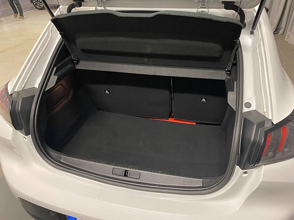Peugeot 208 8 of 19