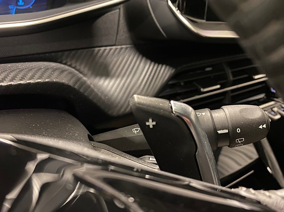 Peugeot 208 16 of 19