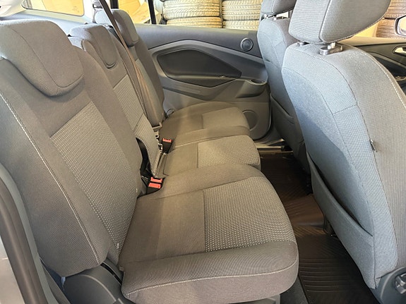 Ford Grand C-MAX 9 of 15