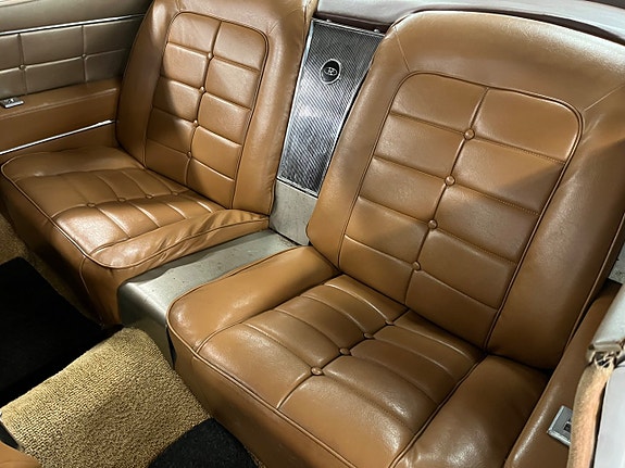 Buick Riviera 13 of 20