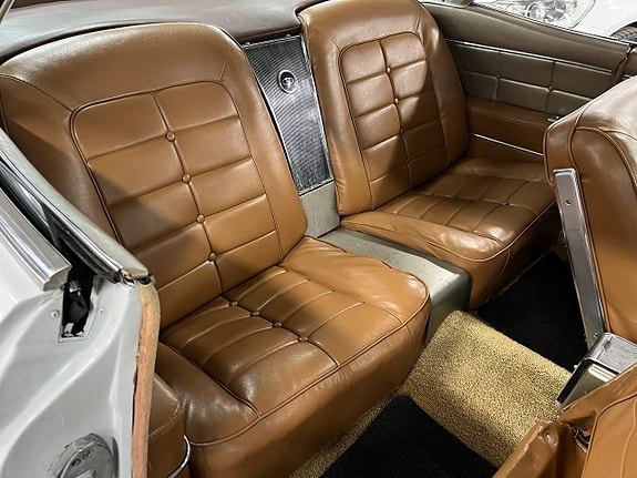 Buick Riviera 18 of 20