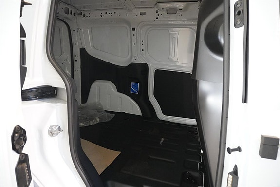 Ford Transit Courier 13 of 13