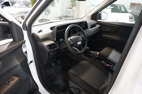 Ford Transit Courier 6 of 13