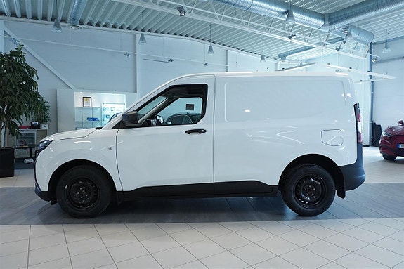 Ford Transit Courier 3 of 13