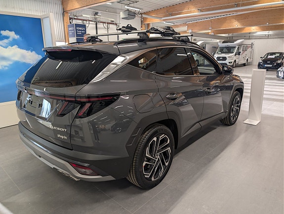 Hyundai Tucson 3 of 5