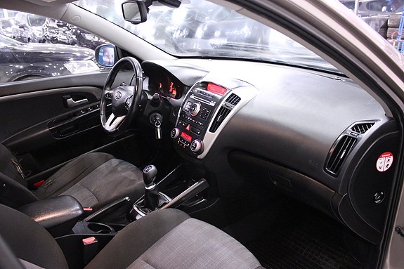 Kia Ceed 10 of 20