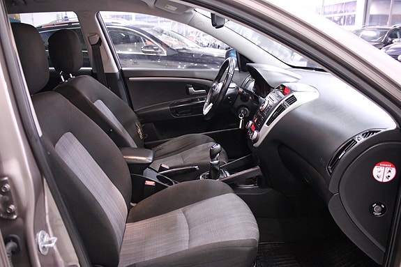 Kia Ceed 11 of 20