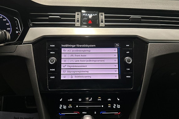 Volkswagen Passat Alltrack 16 of 23