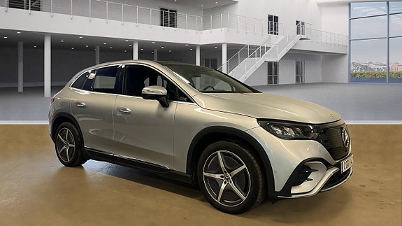 Mercedes-Benz EQE350 SUV 4 of 6